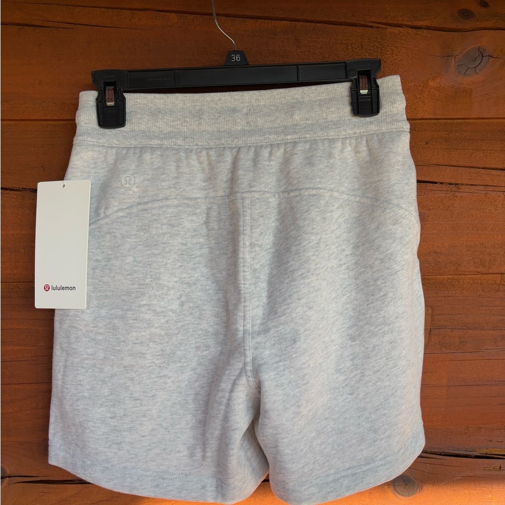 Lululemon Scuba High Rise Shorts - Picture 3 of 6
